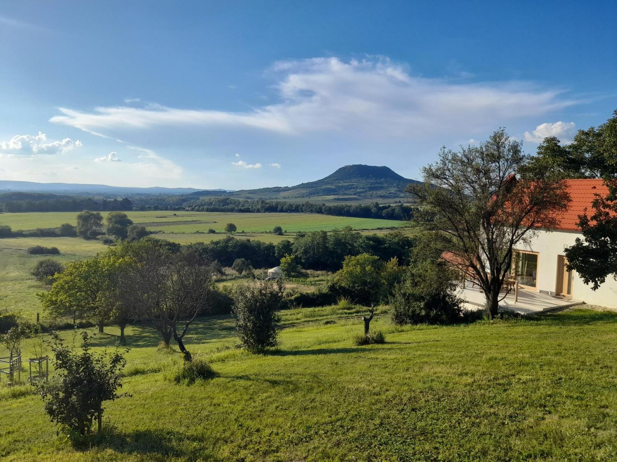Baloveon Birtok Kaptalantoti ภายนอก รูปภาพ