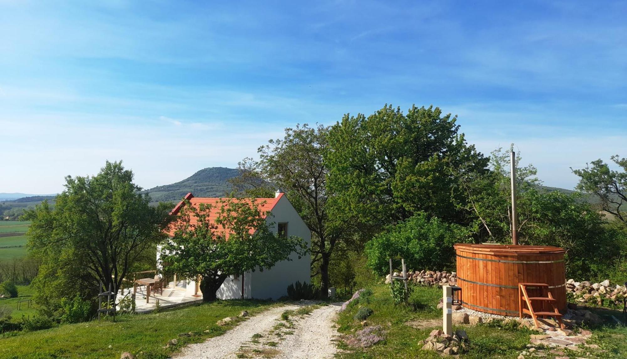 Baloveon Birtok Kaptalantoti ภายนอก รูปภาพ